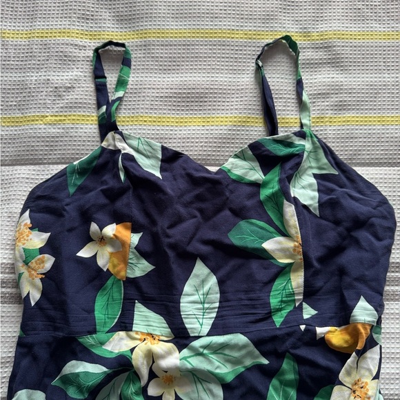 Fit and Flare Women’s Old Navy Short Dress - Picture 5 of 8